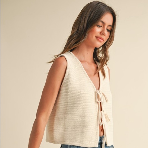 Tie front vest - Picture 5 of 5